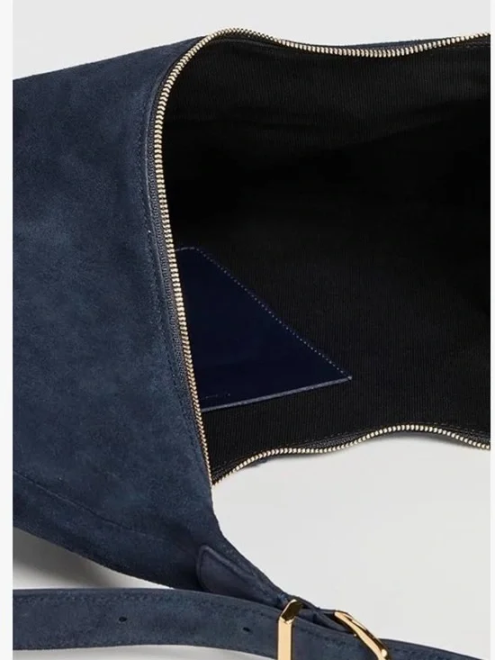 Madewell Essential Curve Shoulder Bag. Navy S - Picture 8 of 16